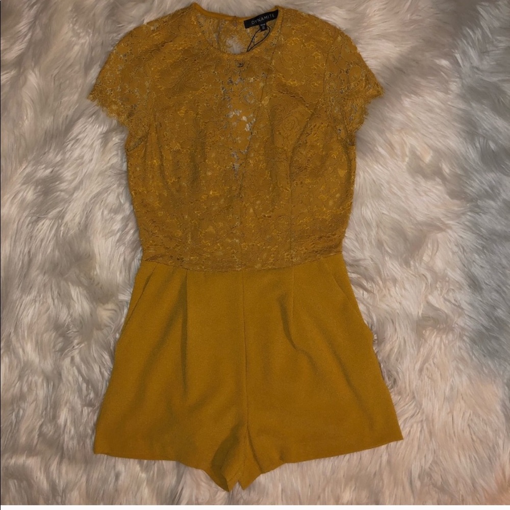 Dynamite lace romper - Picture 2 of 2